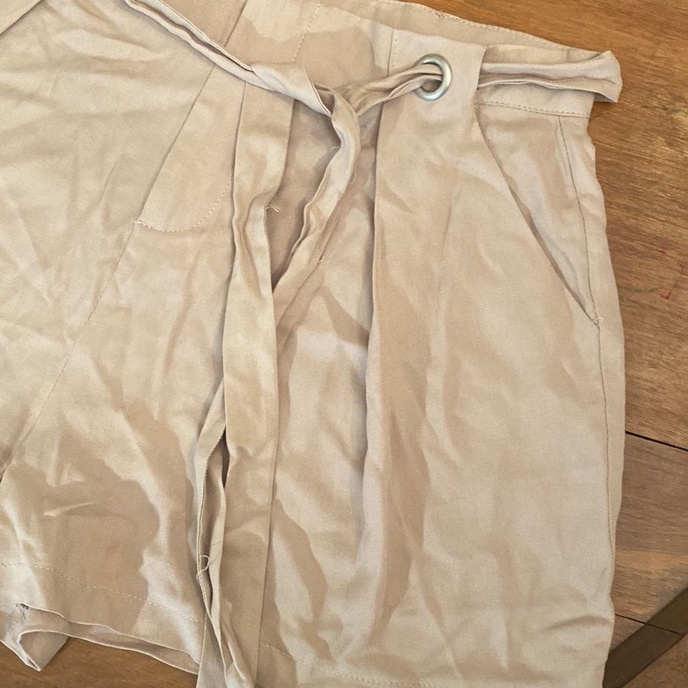 L Love Paperbag High Waisted Shorts Size Medium NWOT